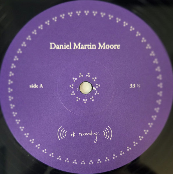 Never Look Away - Moore, Daniel Martin