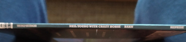 Barn - Young, Neil & Crazy Horse